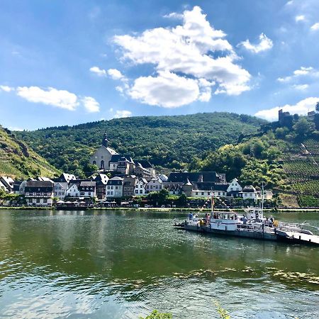 Haus Am Ufer Mit Rheinpanoramablick Apartment โคเบลนซ์ ภายนอก รูปภาพ