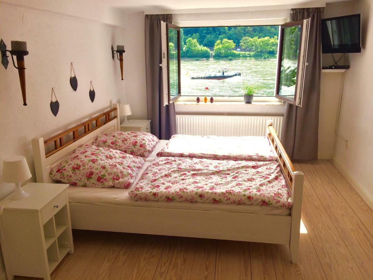 Haus Am Ufer Mit Rheinpanoramablick Apartment โคเบลนซ์ ภายนอก รูปภาพ