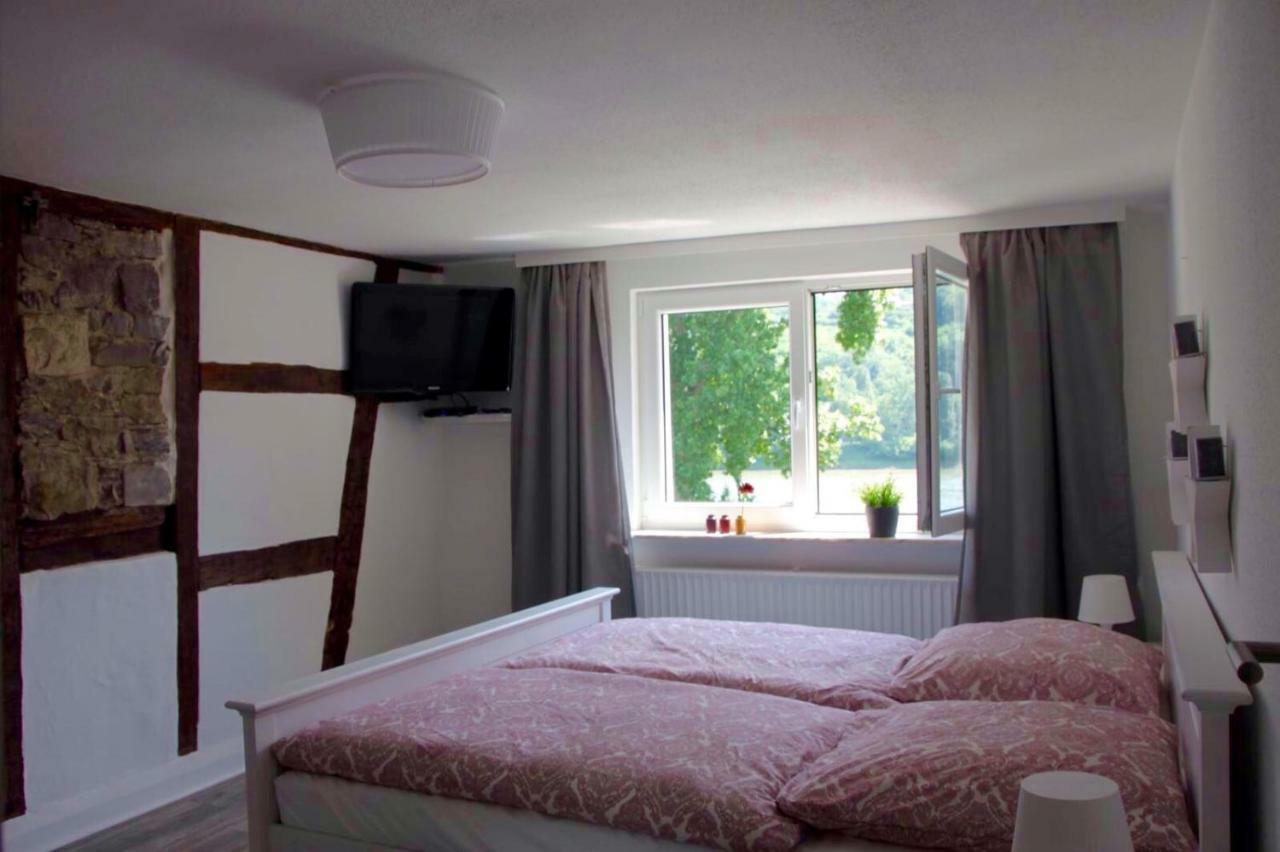 Haus Am Ufer Mit Rheinpanoramablick Apartment โคเบลนซ์ ภายนอก รูปภาพ